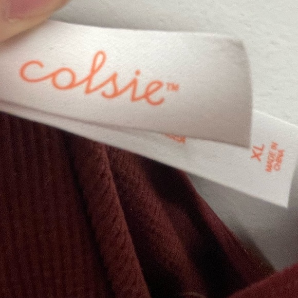 Red crop tank with gold glitter - Picture 7 of 8